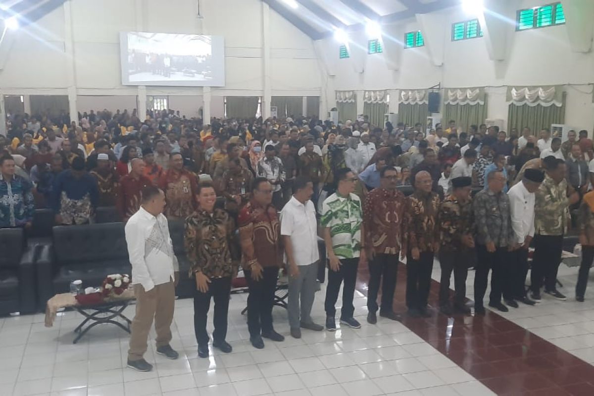 Akademisi Maluku Utara  bedah buku potret gerakan politik Indonesia