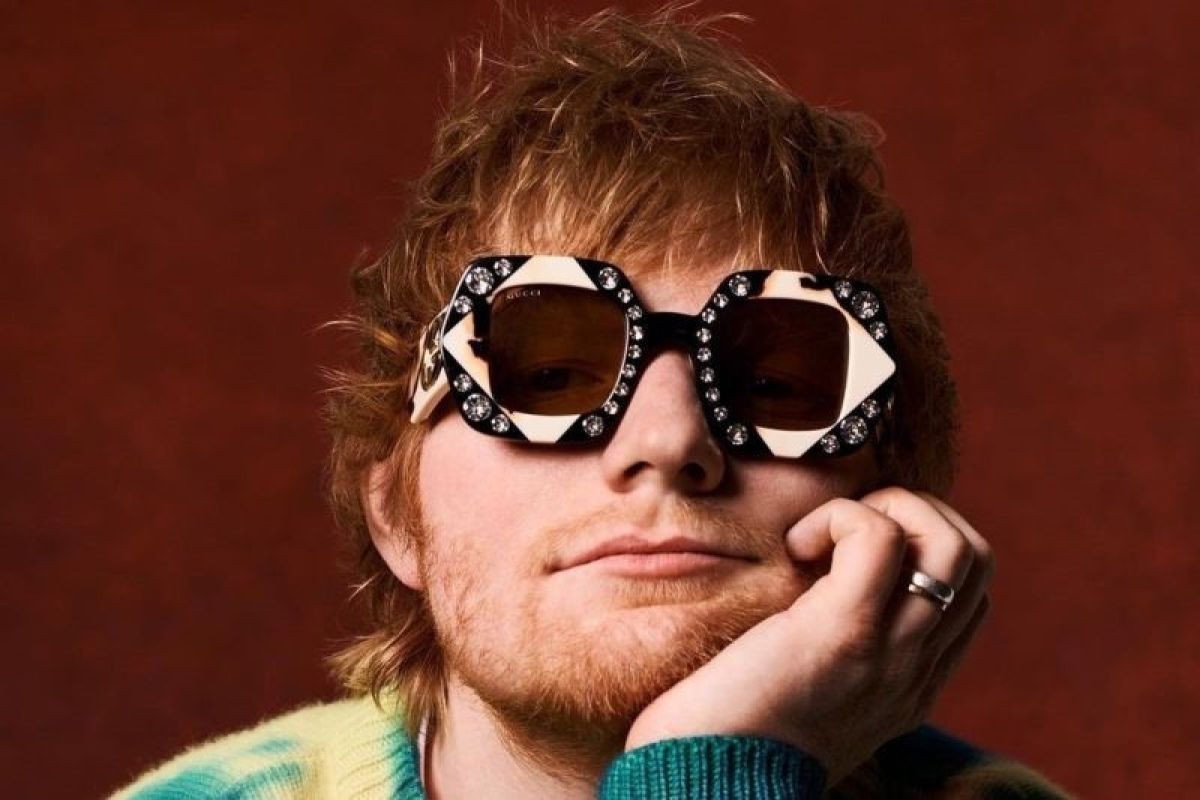 Ed Sheeran jadi penyaji hot dog dadakan di Chicago