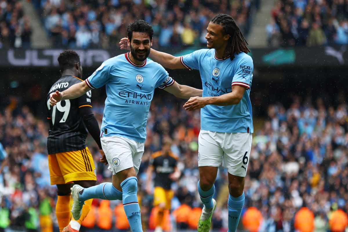 Dua gol Ilkay Gbawa Manchester City menang 2-1 atas Leeds United