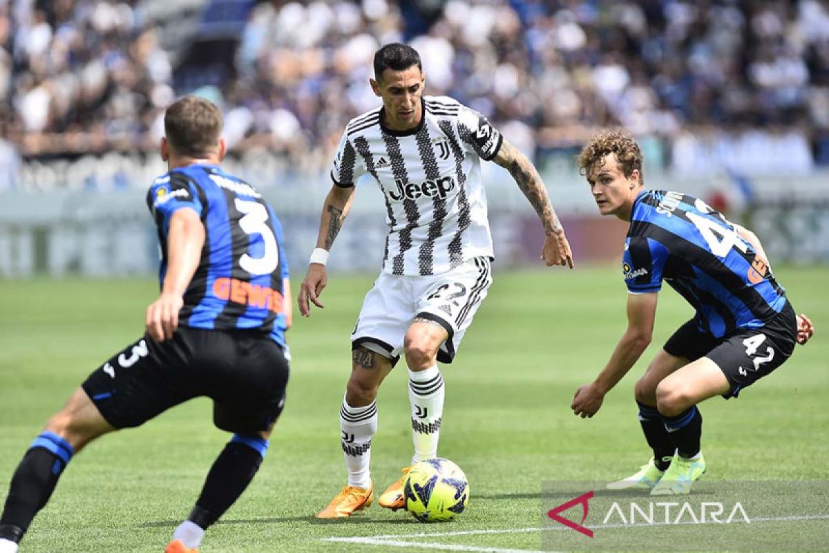 Coppa Italia: Hattrick Arkadiusz Milik membantu Juventus mengalahkan Frosinone 4-0.