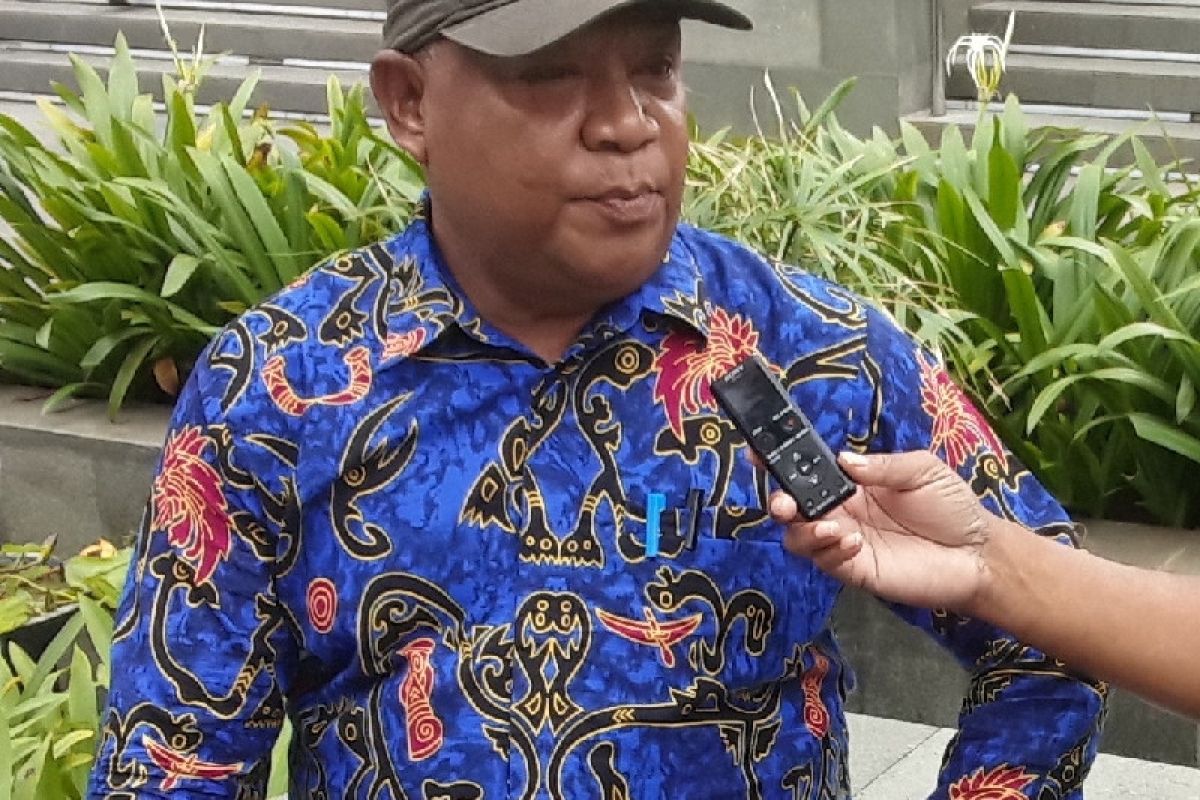 Disdukcapil Biak rekam 200 data e-KTP warga di kampung Samau