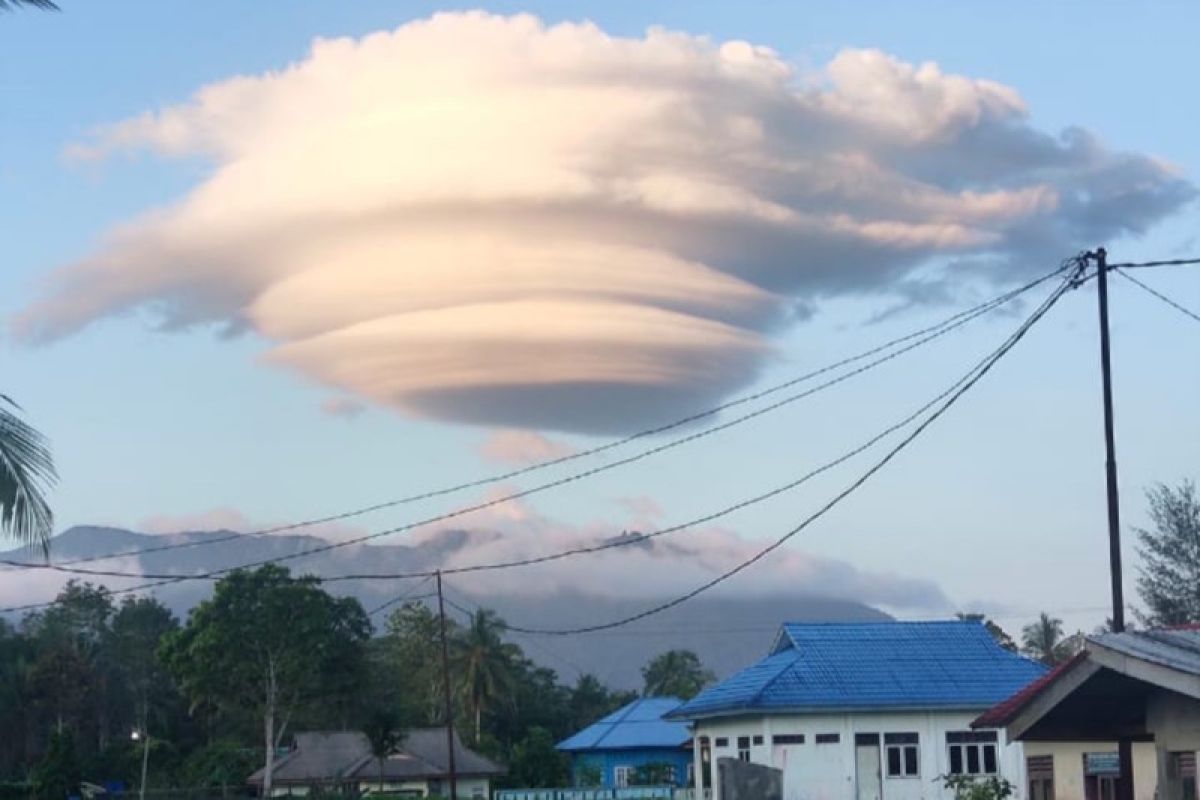 Penjelasan Bmkg Soal Fenomena Awan Langka Di Langit Natuna Antara