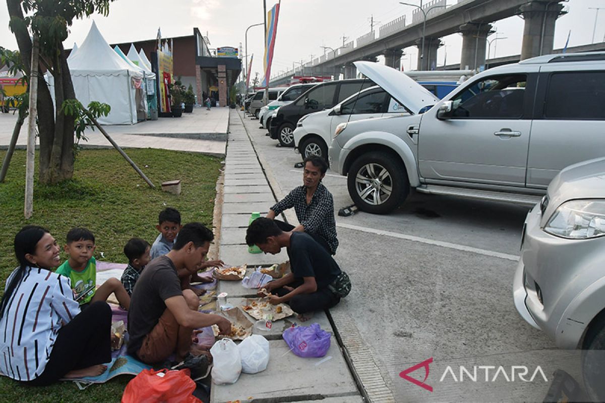Sepekan, puncak arus balik hingga perbaikan jalan rusak di Lampung
