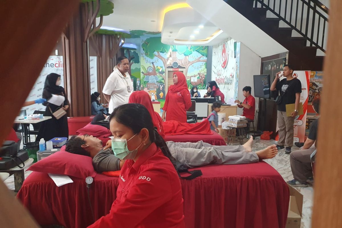 PMI Kota Medan apresiasi aksi donor darah Killiney Indonesia dan The Clinic Beautyloshopy