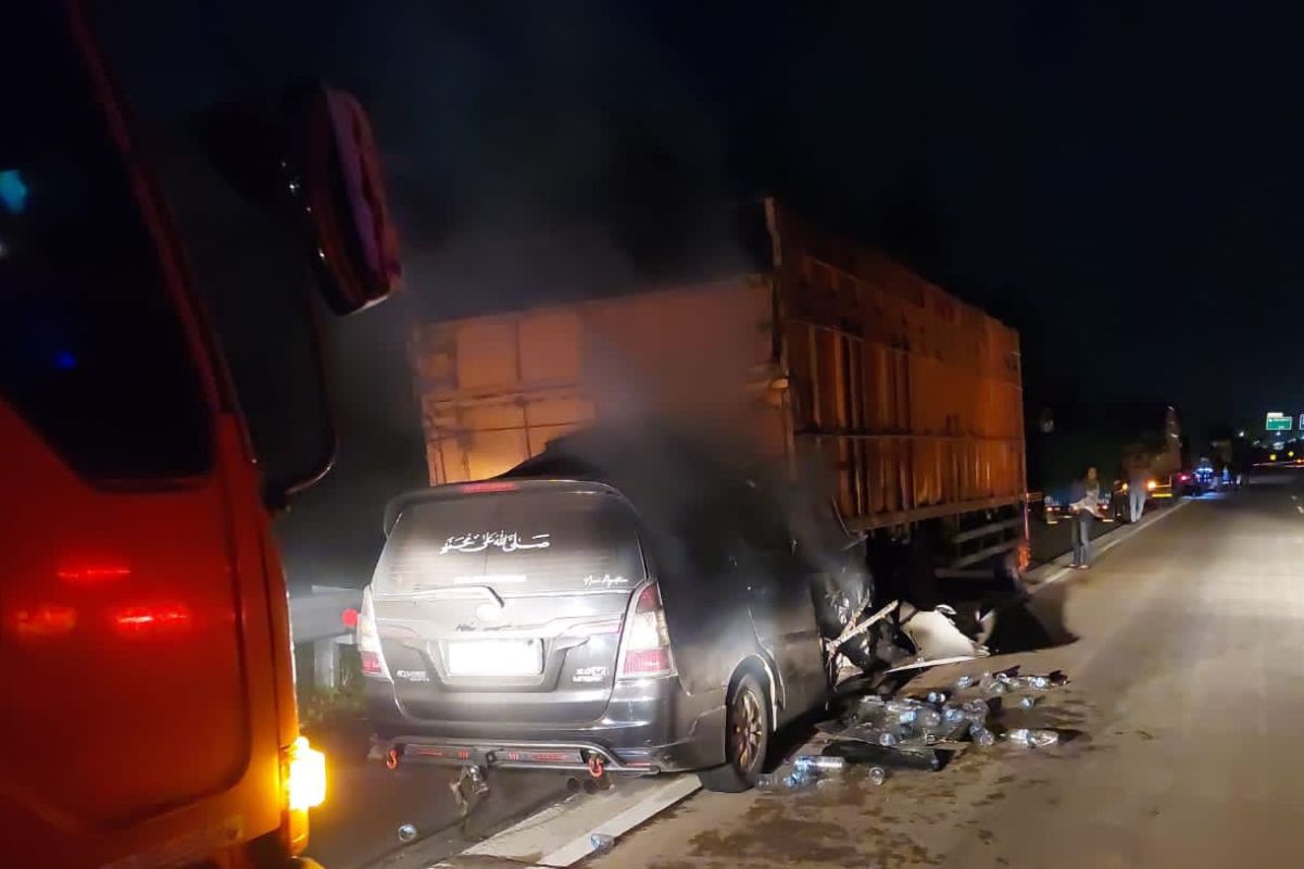 Dua orang tewas akibat kecelakaan lalu lintas di Tol Bakauheni Lampung