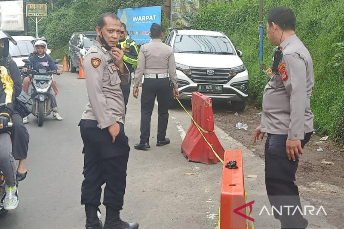 Polres Bogor tertibkan parkir liar di Kawasan Wisata Puncak Bogor