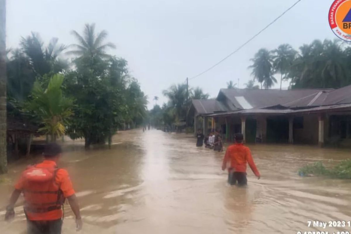 Banjir dan longsor melanda 29 nagari di Padang Pariaman