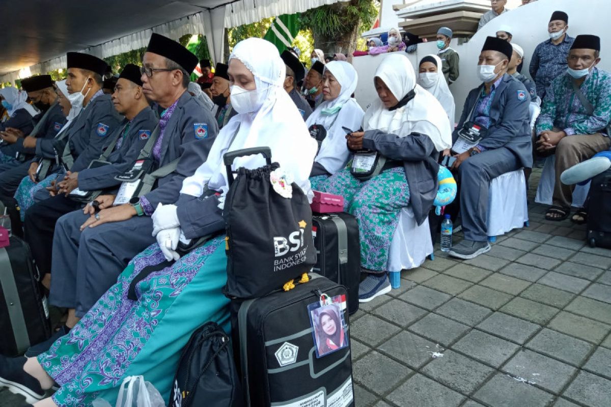 585 calon haji Mataram lunasi Bipih hingga batas akhir