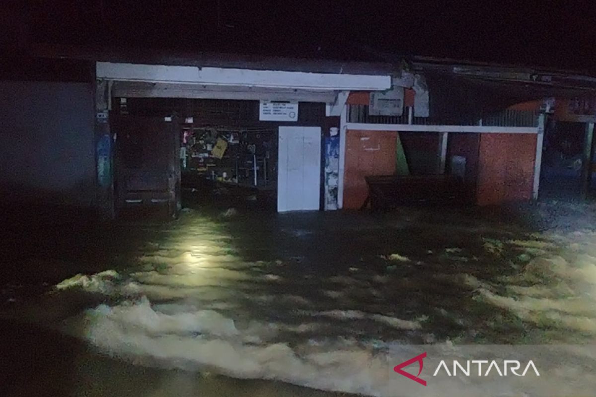 Tujuh kabupaten di Aceh dilanda banjir hingga satu meter
