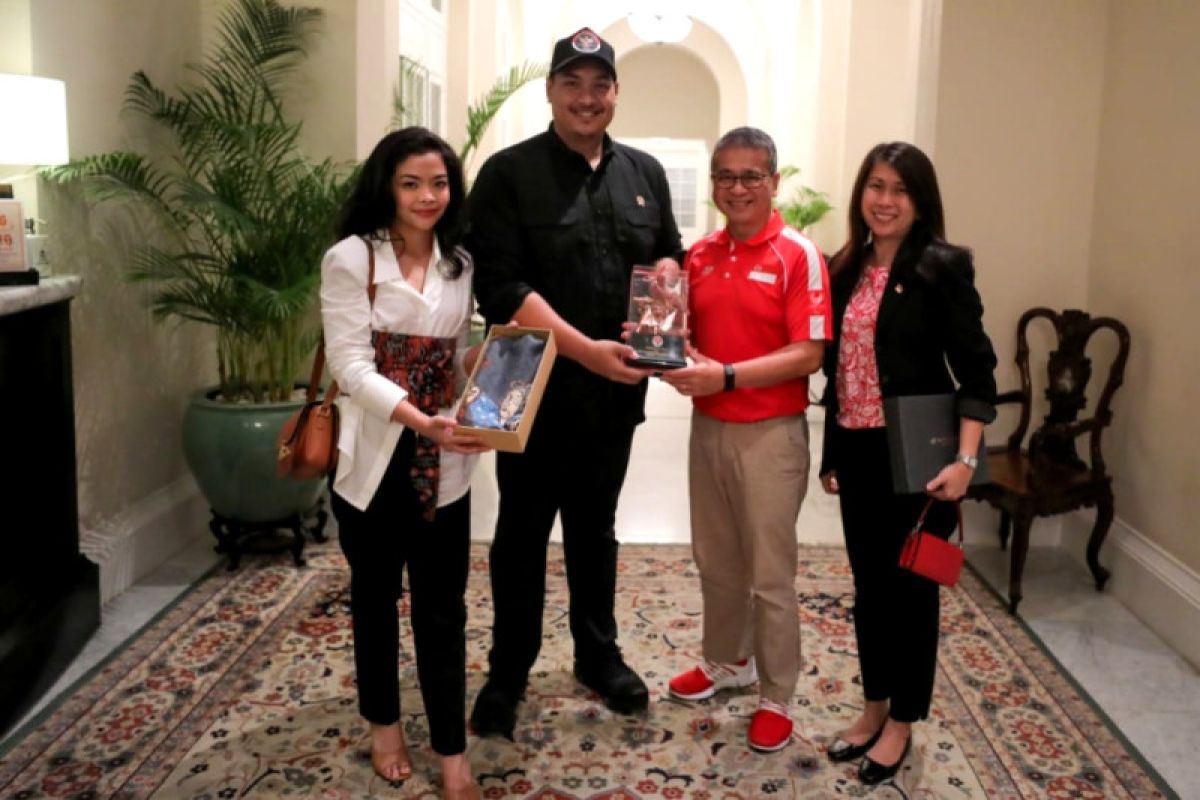 Menpora Dito jalin hubungan bilateral pemuda-olahraga dengan Singapura