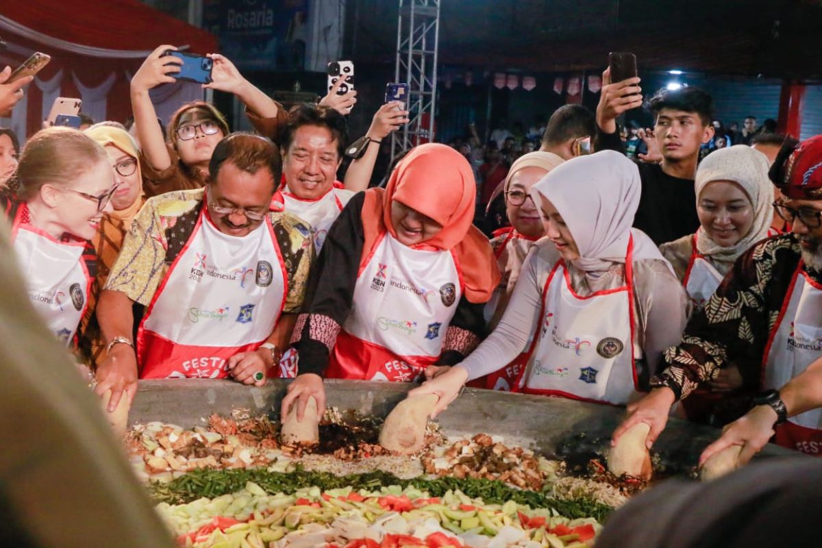 Festival Rujak Uleg bagian promosi wisata kuliner di Surabaya