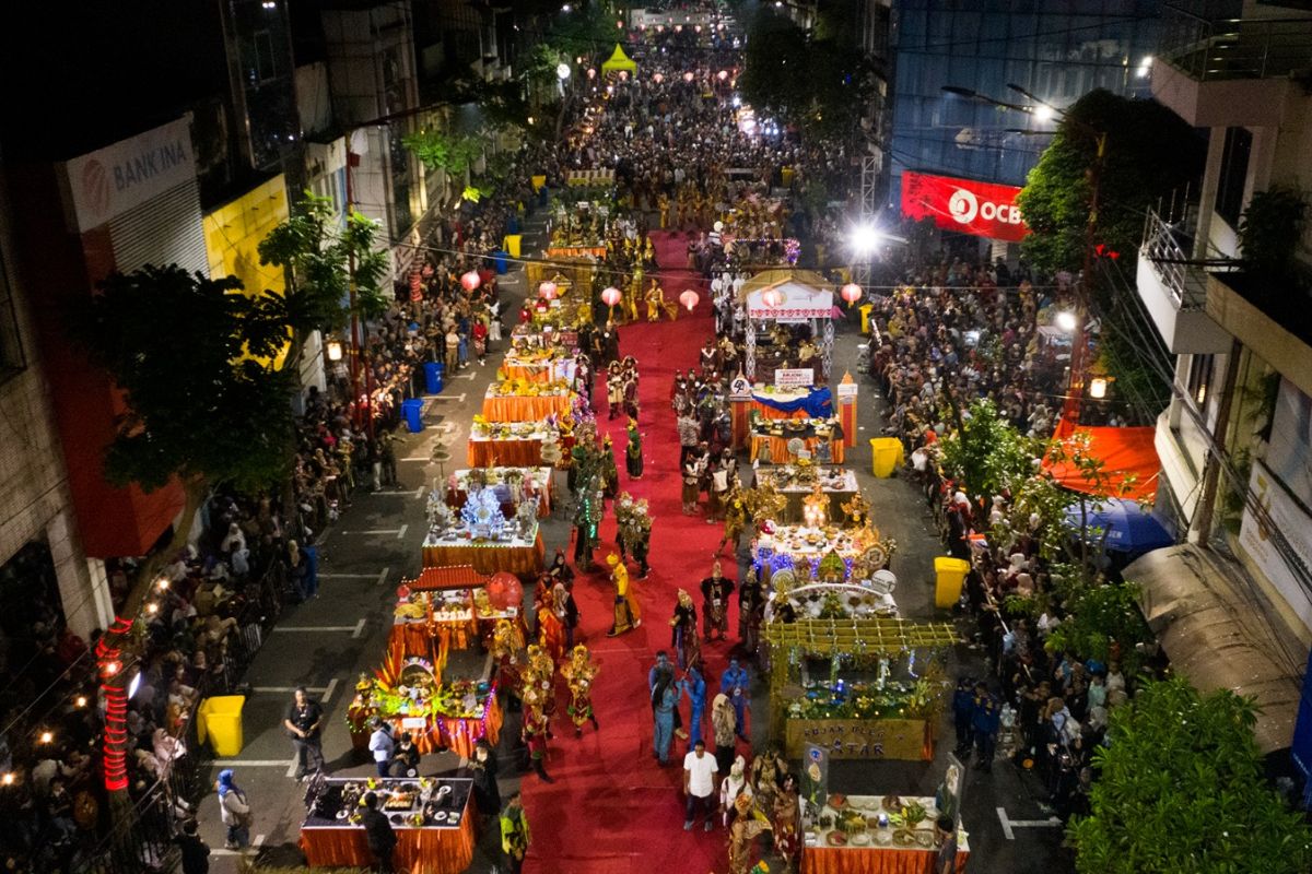 Festival Rujak Uleg tradisi Kota Surabaya jadi sumber perekonomian di Jatim