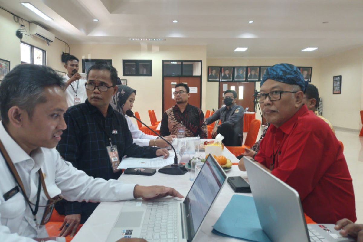 Ananta Wahana daftar calon anggota DPD ke KPU Banten