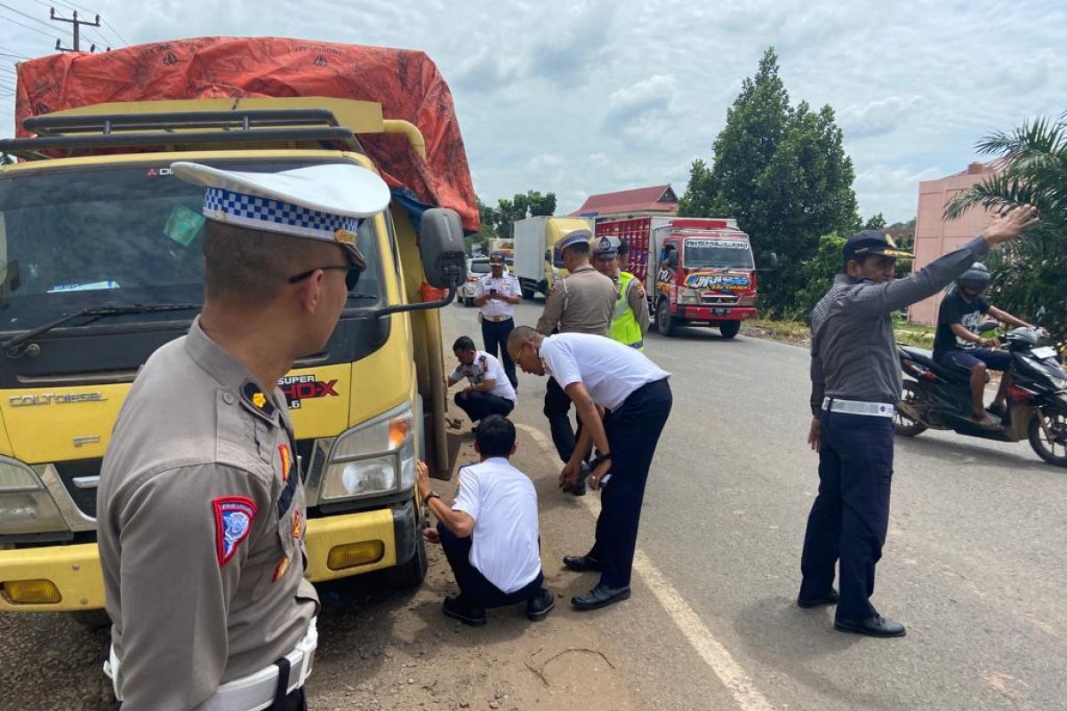 Ditlantas Polda Jambi tindak 31 truk angkutan batu bara yang melanggar