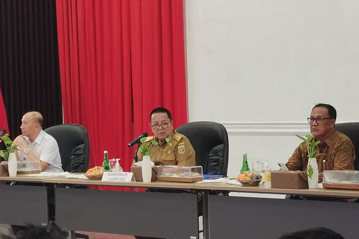 Gubernur Lampung serahkan hasil klarifikasi Kadiskes ke KPK