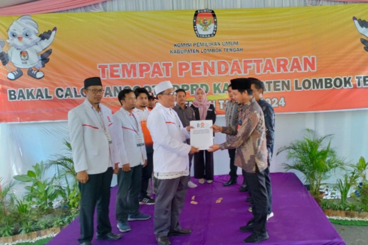 Pendaftaran bacaleg di KPU Lombok Tengah baru satu parpol