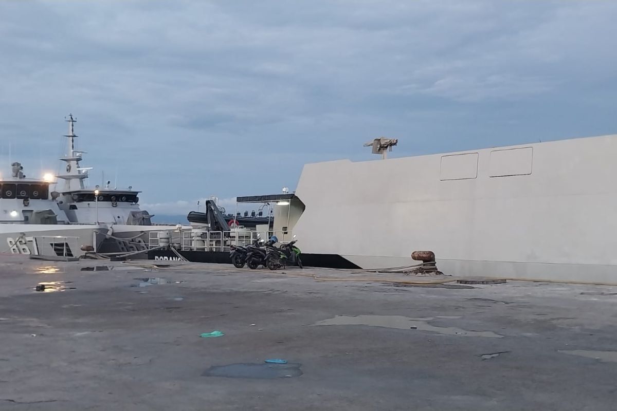 Empat KRI TNI-AL disiagakan saat kunjungan Wapres ke Maluku Utara