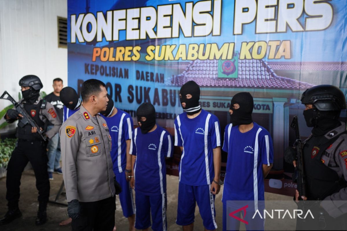Polres Sukabumi Kota tangkap lima pengedar sabu-sabu