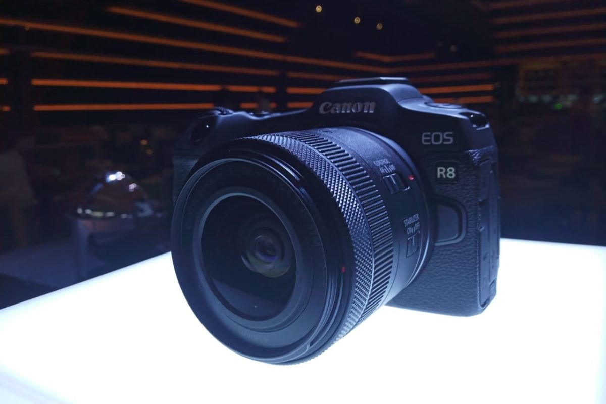Kamera mirrorless full-frame EOS R8 dari Canon kejernihan tinggi