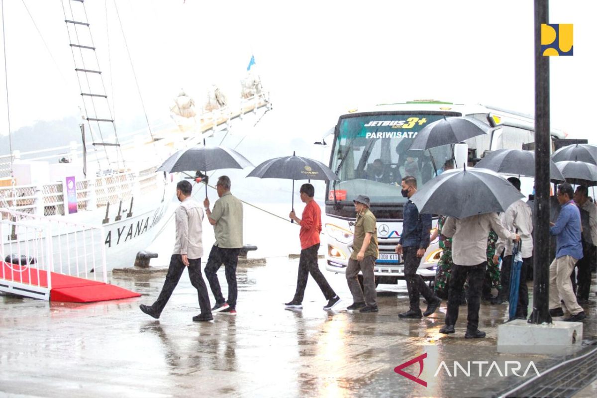 Jokowi tinjau Waterfront Marina Labuan Bajo jelang KTT ASEAN