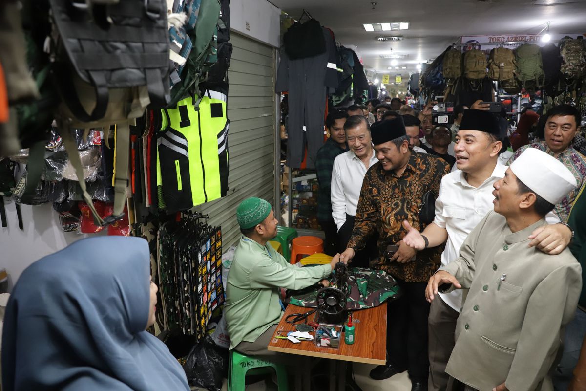 Pengunjung di Pasar Turi Baru Surabaya mengalami tren kenaikan