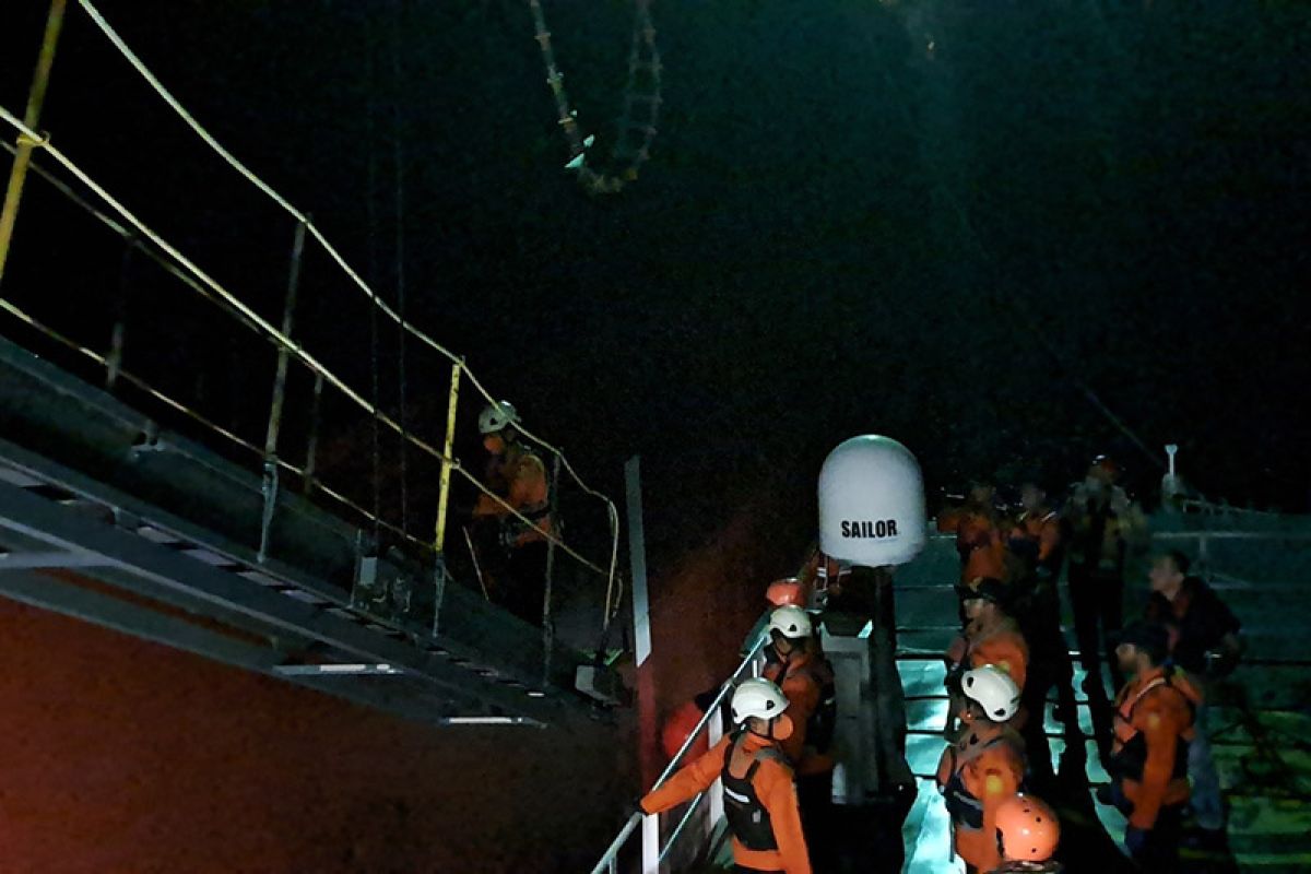 Tim Basarnas Banda Aceh evakuasi WNA Filipina alami pendarahan di kapal
