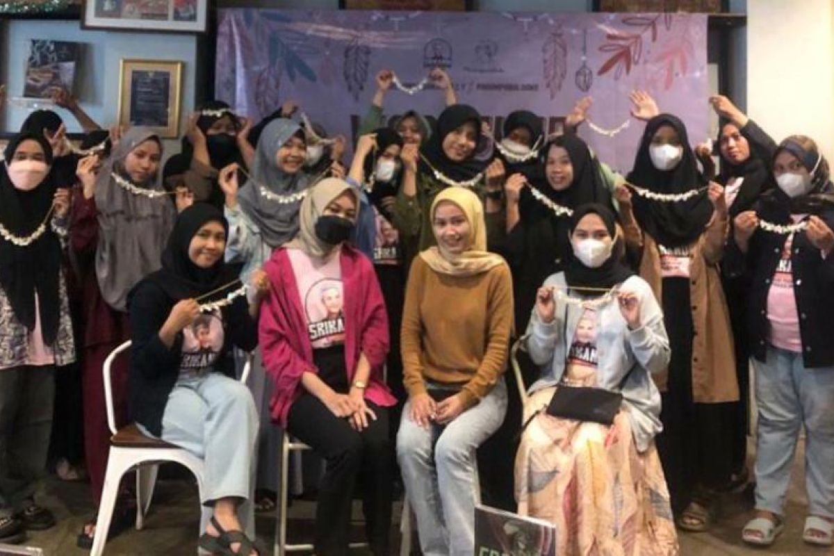 Srikandi Ganjar gelar workshop pembuatan kalung hijab bareng perempuan milenial di Yogyakarta