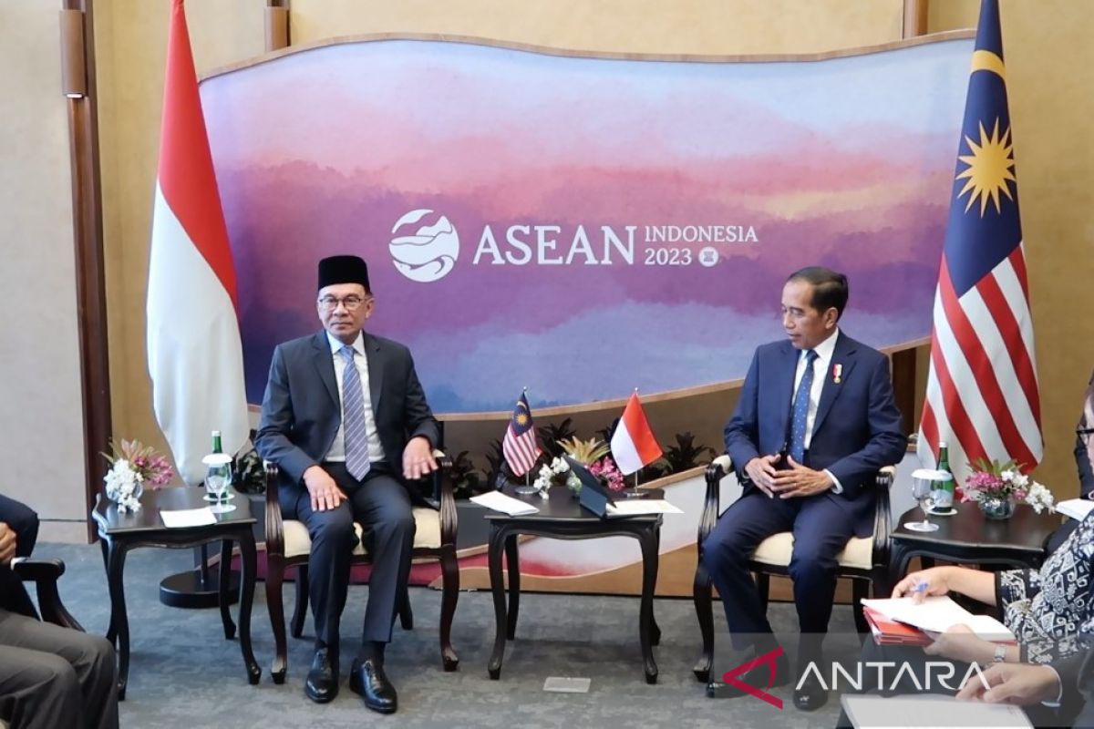Pertemuan bilateral dengan Anwar Ibrahim,  Jokowi tekankan penyelesaian masalah perbatasan Malaysia