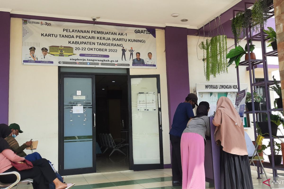 Permohonan kartu tanda pencari kerja  meningkat di Tangerang