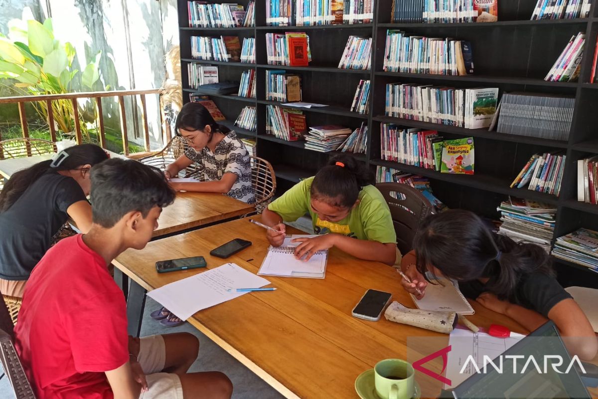 Desa Tembok Buleleng kenalkan dunia jurnalistik ke anak muda