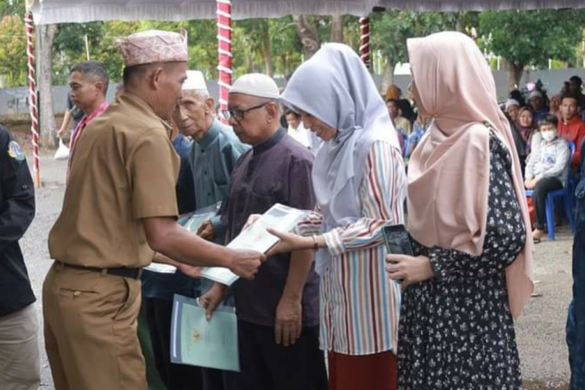 Bupati Tanah Laut terharu masyarakat menyiapkan balasan hasil pertanian