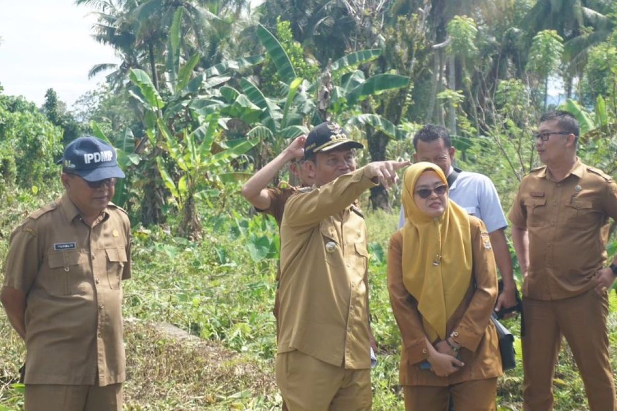 Pemkot Pariaman buka jalan antar desa secara swadaya