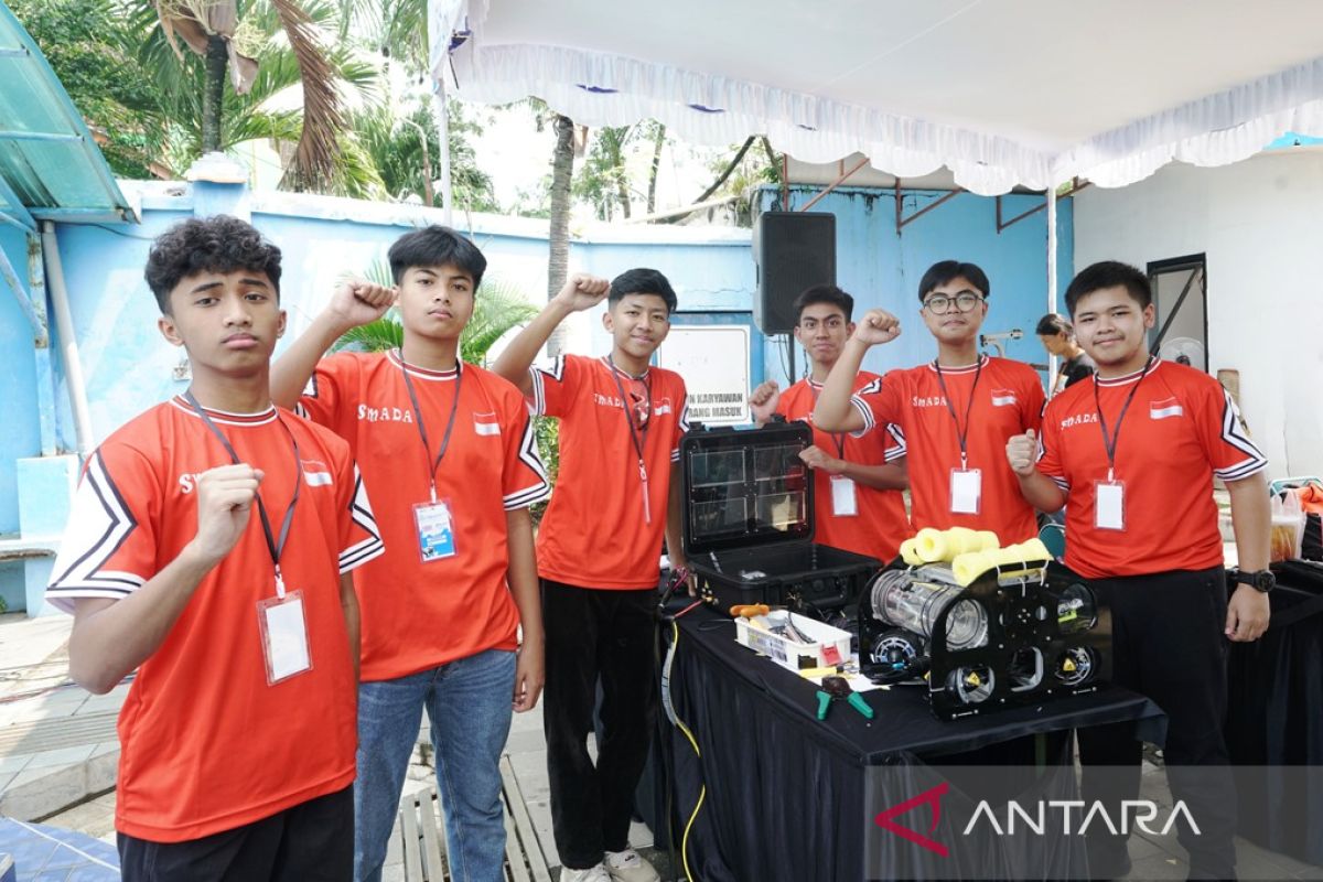 Tim SMAN 2 Surabaya juara kompetisi robot bawah air tingkat ASEAN