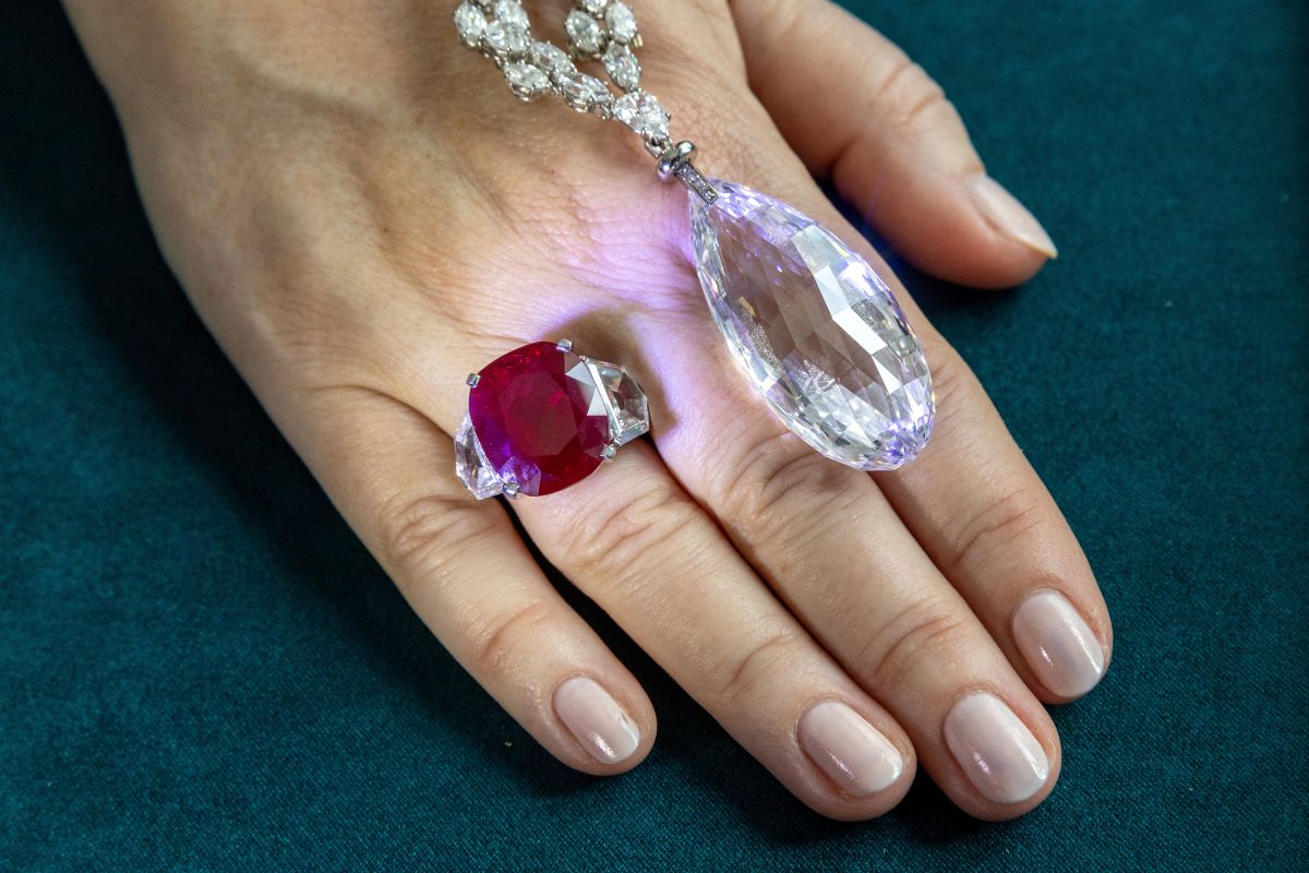 Perhiasan miliarder Austria bisa terjual lebih dari Rp2,2 triliun