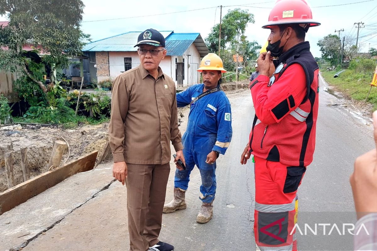 DPRD Kaltim sidak jalan ambruk dampak penggalian pipa gas