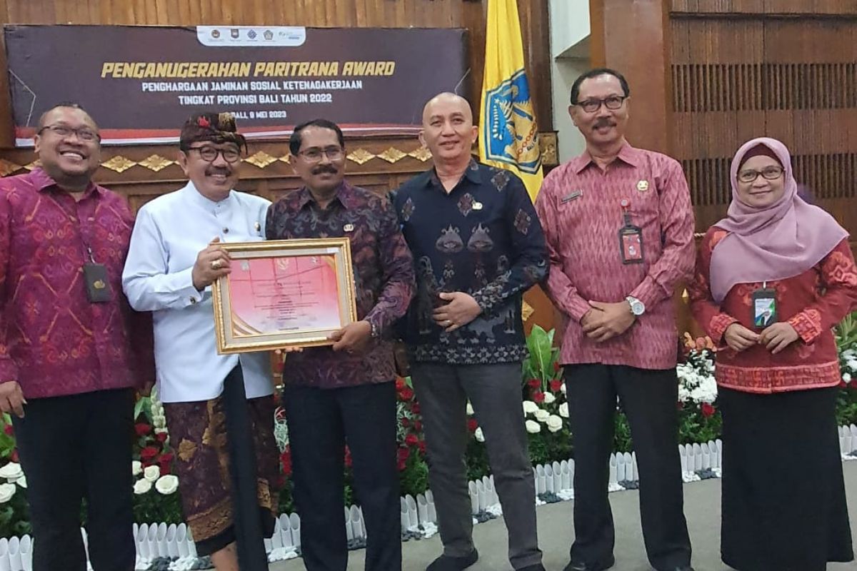 Pemkab Badung raih peringkat terbaik Paritrana Award Bali