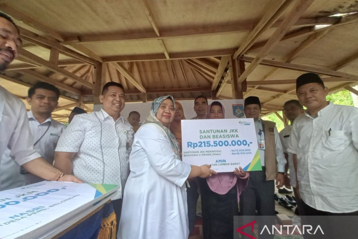 BPJAMSOSTEK menyerahkan santunan senilai Rp341,5 juta di Lombok Barat