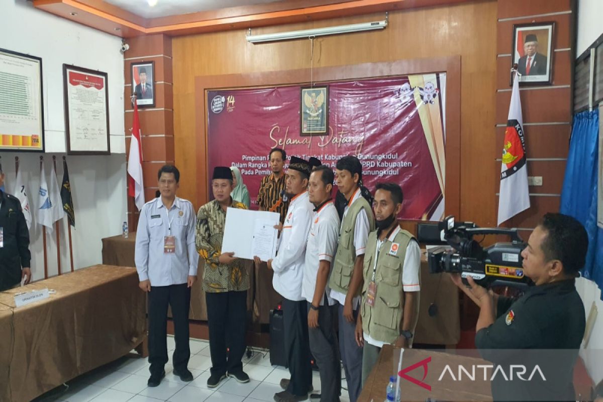 KPU Gunungkidul meminta partai politik segera mendaftarkan bakal caleg