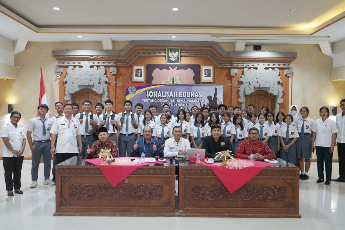 Kesbangpol-FKUB Denpasar edukasi generasi muda soal ormas