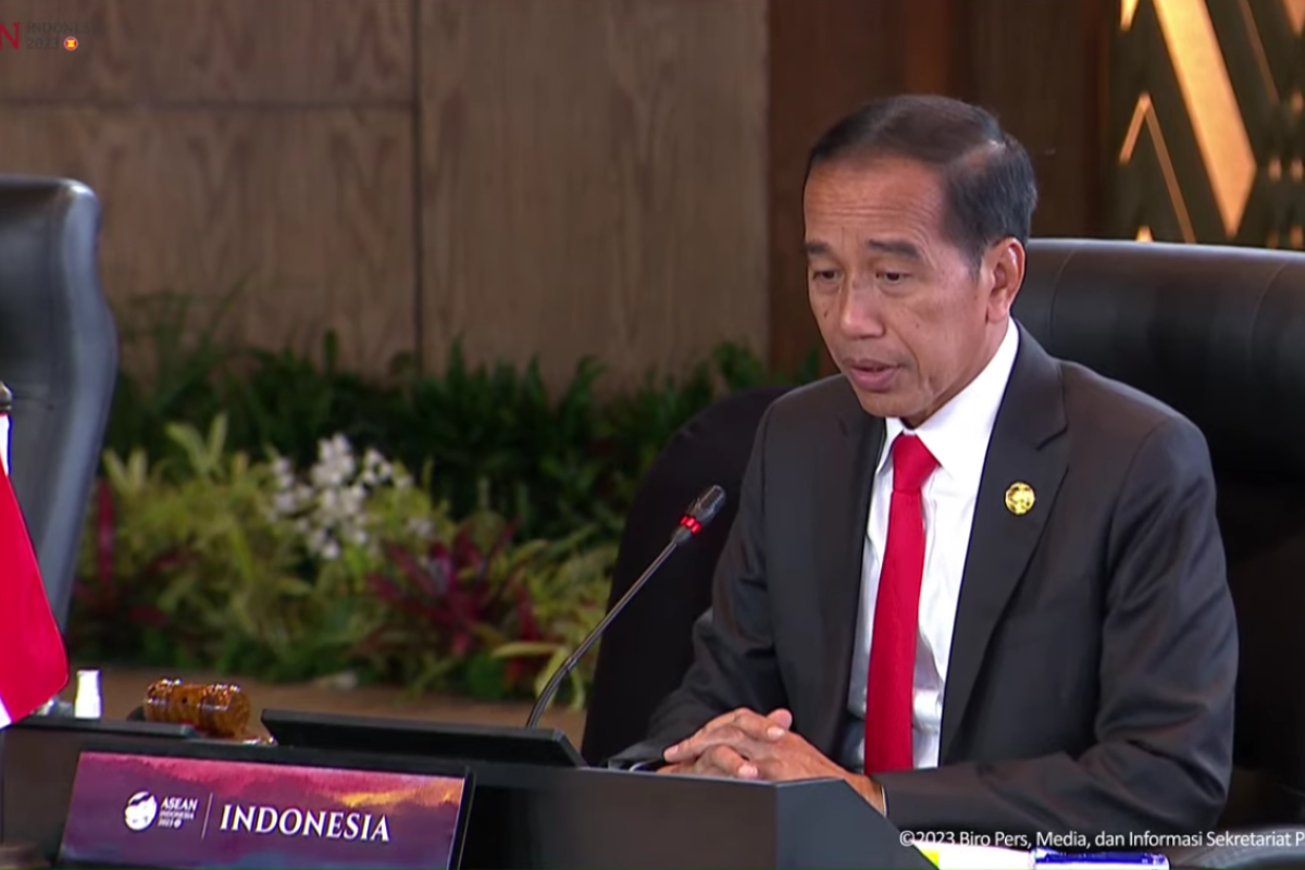 Strengthen collaboration to make ASEAN a center for growth: Jokowi