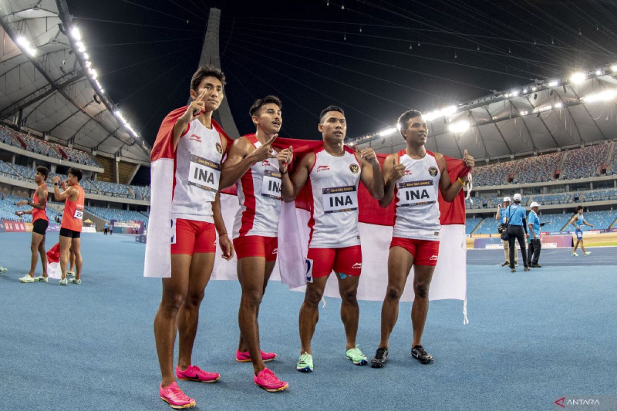 Zohri dan kawan-kawan raih emas nomor estafet 4x100 meter