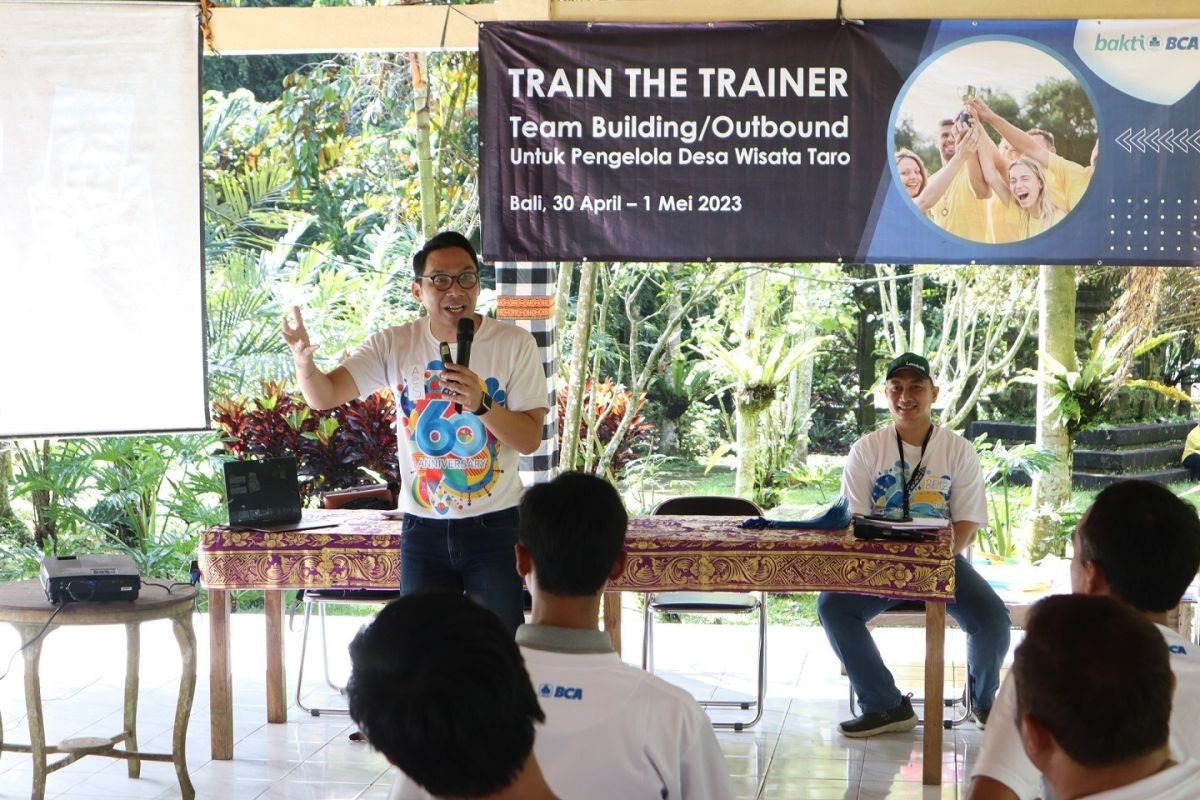 Pengurus Desa Wisata Taro dilatih permainan lokal guna tarik wisatawan