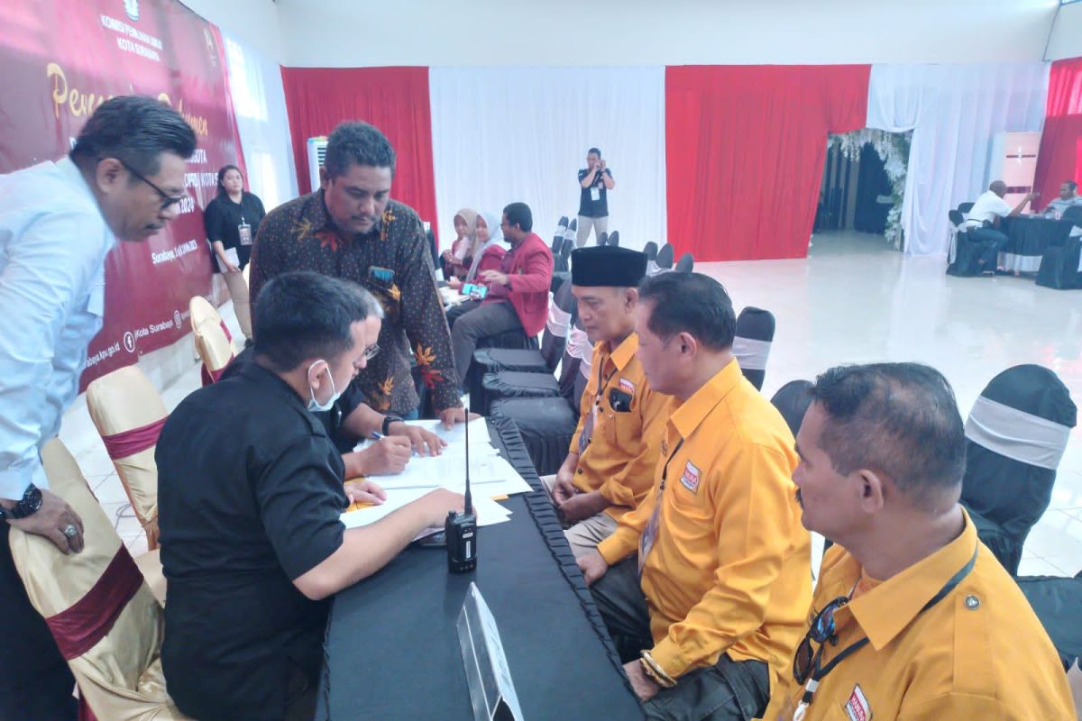 Hanura jadi parpol pendaftar pertama caleg di KPU Surabaya