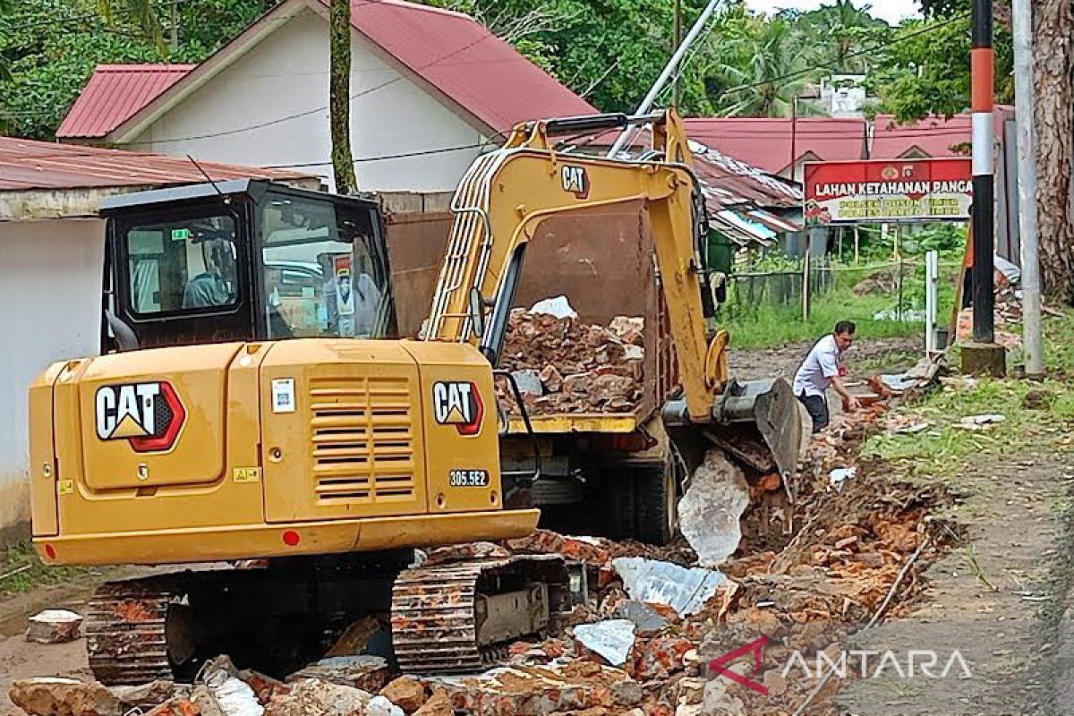 Pagar kantor Bupati Barito Timur yang roboh segera diperbaiki