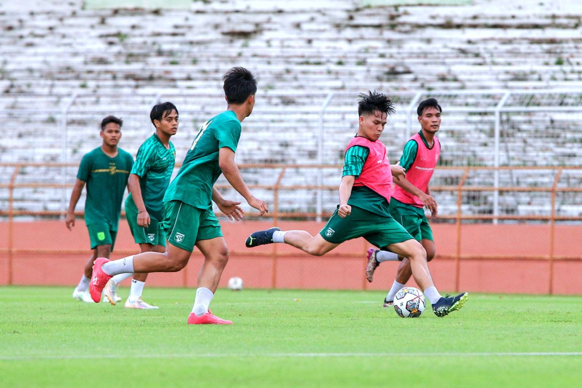 Latihan perdana Persebaya belum diikuti semua pemain