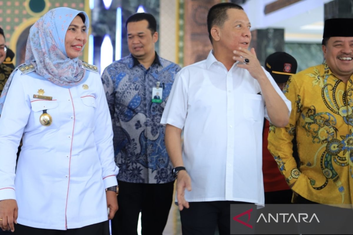 Pj Gubernur Aceh bantu Rp10 miliar lanjutkan pembangunan Masjid Giok Nagan Raya