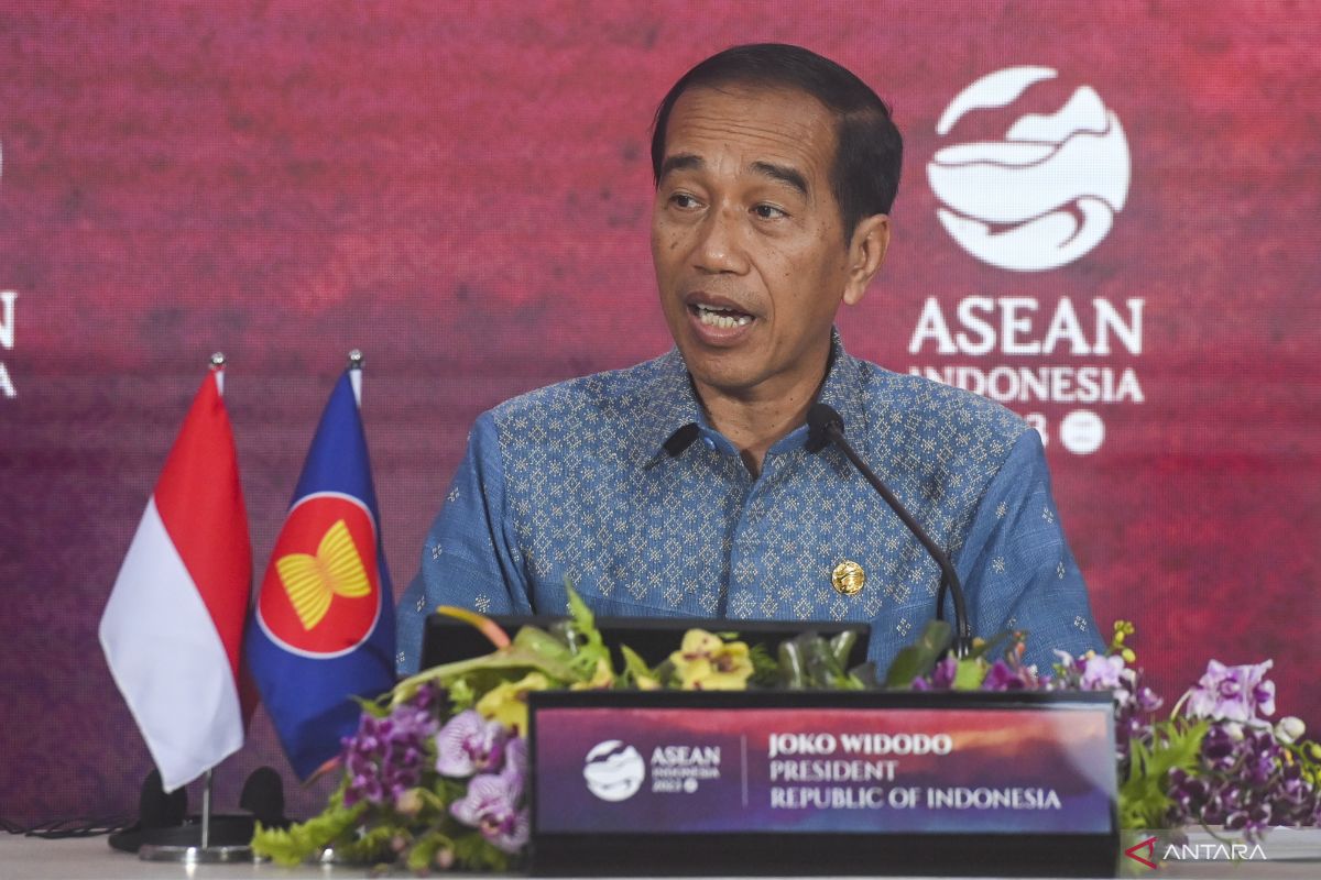 ASEAN agrees to advance use of local currencies: President Jokowi