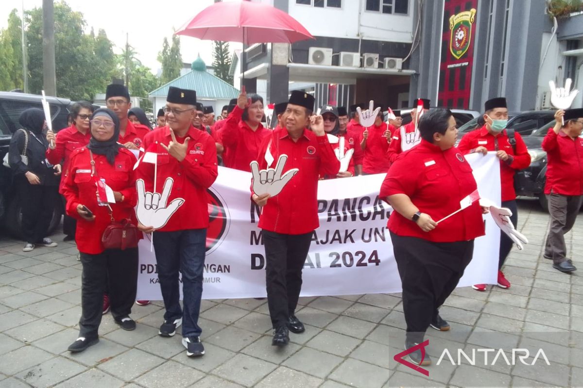 PDI Perjuangan daftarkan 55 bacaleg provinsi ke KPU Kaltim