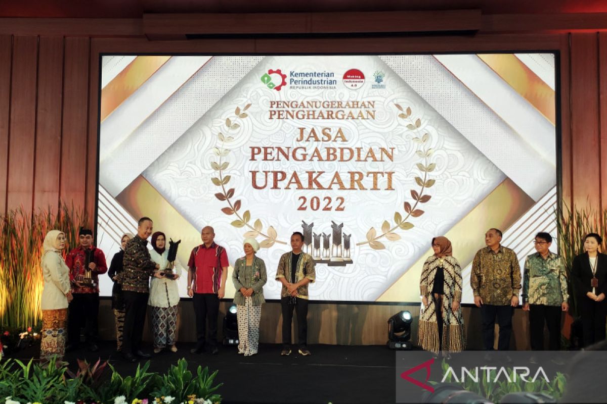 Kemenperin berikan Penghargaan Upakarti 2022 kepada 10 penerima