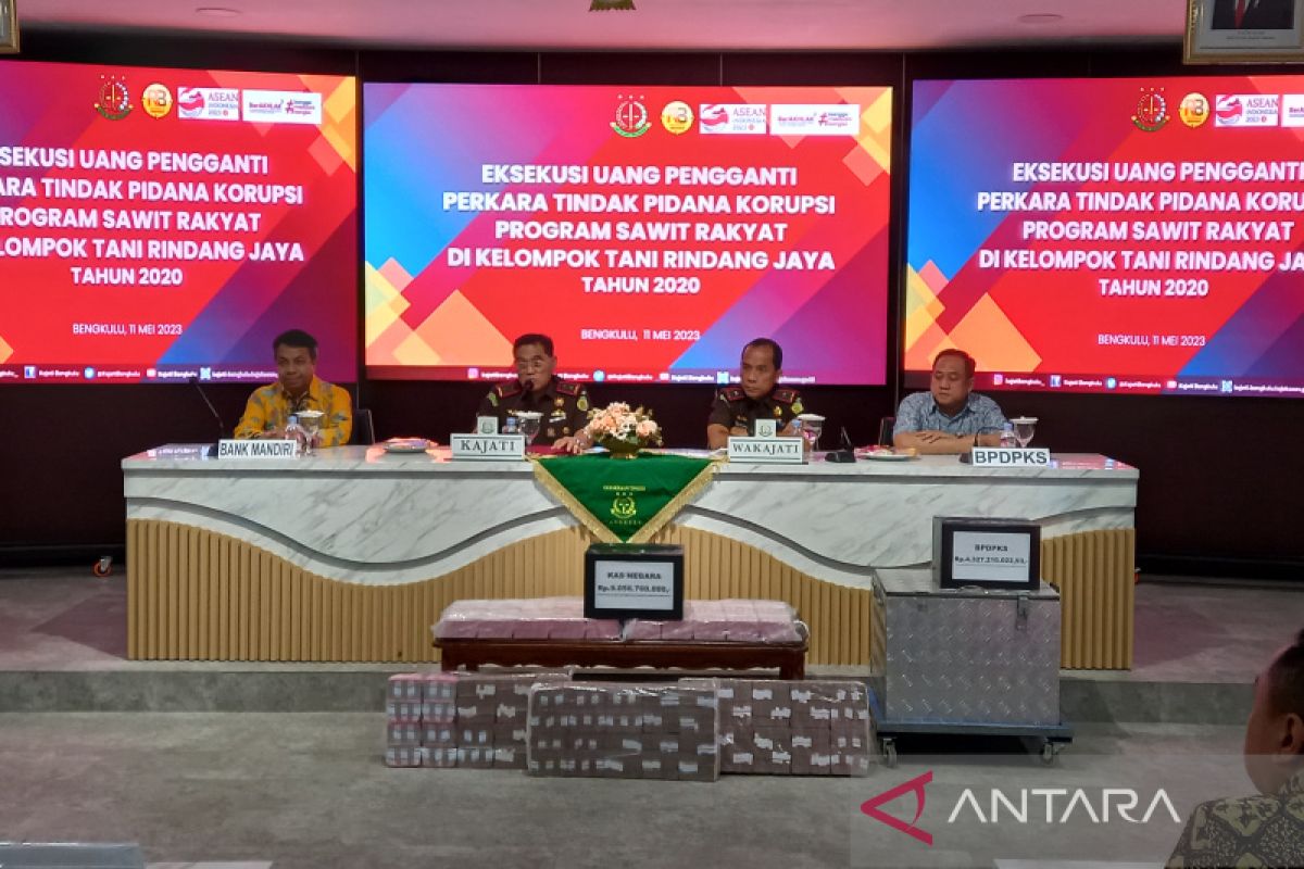 Kejati Bengkulu serahkan kerugian negara Rp13,3 miliar kasus bibit sawit